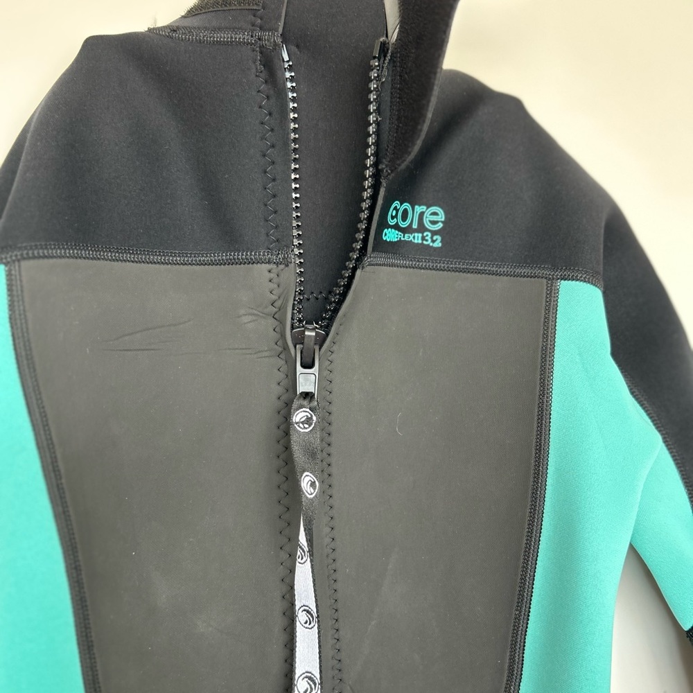 New Odyssey Core Flex II 3.2mm Women’s Full Wetsuit , Size Small (8-10)
